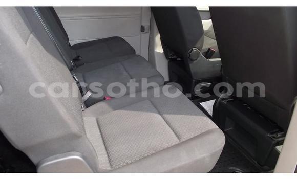 Sayi Na hannu Volkswagen Caravelle White Mota in Mafeteng a Mafeteng Sayi Na hannu Volkswagen Caravelle White Mota in Mafeteng a Mafeteng