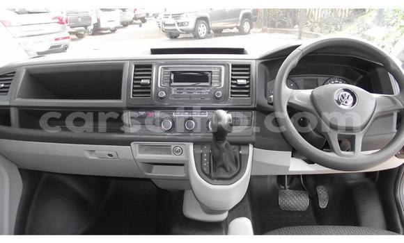 Sayi Na hannu Volkswagen Caravelle White Mota in Mafeteng a Mafeteng Sayi Na hannu Volkswagen Caravelle White Mota in Mafeteng a Mafeteng