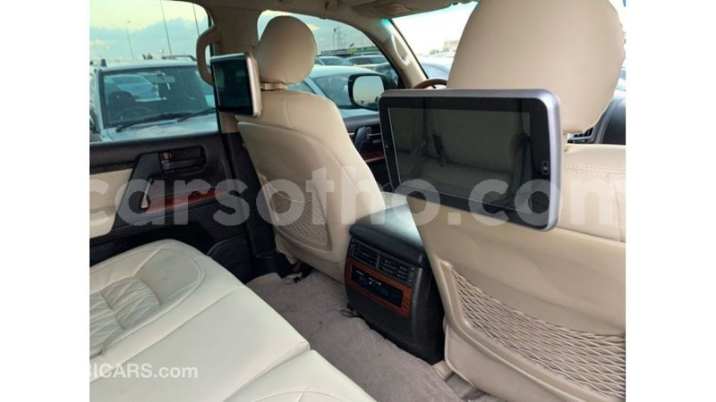 Big with watermark toyota land cruiser maseru import dubai 15980