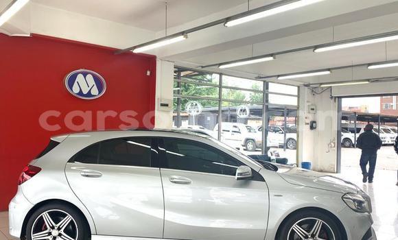 Sayi Na hannu Mercedes-Benz 250 Silver Mota in Maseru a Maseru Sayi Na hannu Mercedes-Benz 250 Silver Mota in Maseru a Maseru