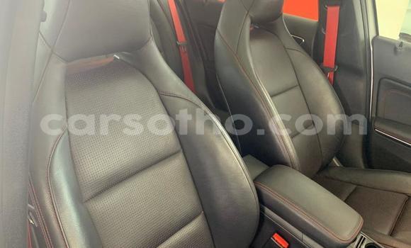 Sayi Na hannu Mercedes-Benz 250 Silver Mota in Maseru a Maseru Sayi Na hannu Mercedes-Benz 250 Silver Mota in Maseru a Maseru