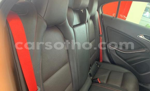 Sayi Na hannu Mercedes-Benz 250 Silver Mota in Maseru a Maseru Sayi Na hannu Mercedes-Benz 250 Silver Mota in Maseru a Maseru