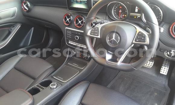 Sayi Na hannu Mercedes-Benz 250 White Mota in Maseru a Maseru Sayi Na hannu Mercedes-Benz 250 White Mota in Maseru a Maseru