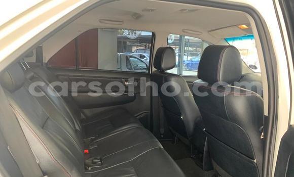 Acheter Occasion Voiture Toyota Fortuner Blanc à Maseru, Maseru Acheter Occasion Voiture Toyota Fortuner Blanc à Maseru, Maseru