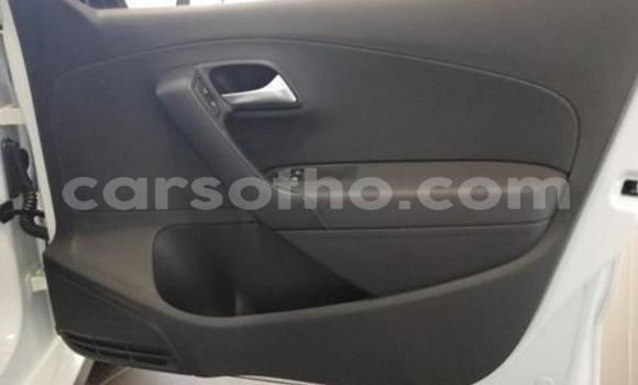 Sayi Na hannu Volkswagen Polo White Mota in Roma a Maseru Sayi Na hannu Volkswagen Polo White Mota in Roma a Maseru