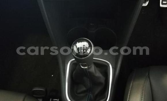 Sayi Na hannu Volkswagen Polo White Mota in Roma a Maseru Sayi Na hannu Volkswagen Polo White Mota in Roma a Maseru