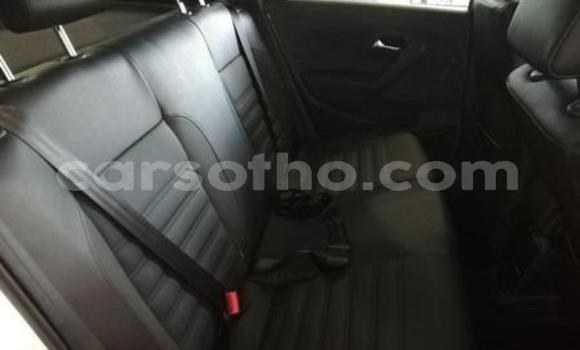 Sayi Na hannu Volkswagen Polo White Mota in Roma a Maseru Sayi Na hannu Volkswagen Polo White Mota in Roma a Maseru