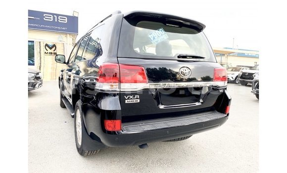 Sayi Imported Toyota Land Cruiser Black Mota in Import - Dubai a Maseru Sayi Imported Toyota Land Cruiser Black Mota in Import - Dubai a Maseru