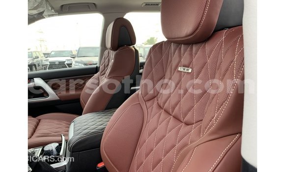 Sayi Imported Toyota Land Cruiser Black Mota in Import - Dubai a Maseru Sayi Imported Toyota Land Cruiser Black Mota in Import - Dubai a Maseru