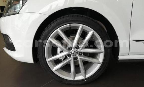 Sayi Na hannu Volkswagen Polo White Mota in Roma a Maseru Sayi Na hannu Volkswagen Polo White Mota in Roma a Maseru
