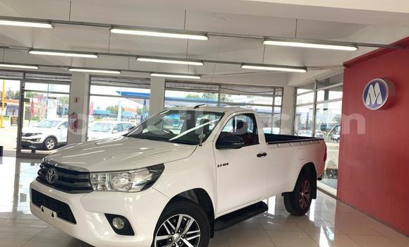 Sayi Na hannu Toyota Hilux White Mota in Maseru a Maseru Sayi Na hannu Toyota Hilux White Mota in Maseru a Maseru