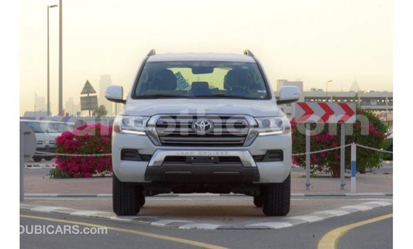 Buy Import Toyota Land Cruiser White Car in Import - Dubai in Maseru Buy Import Toyota Land Cruiser White Car in Import - Dubai in Maseru