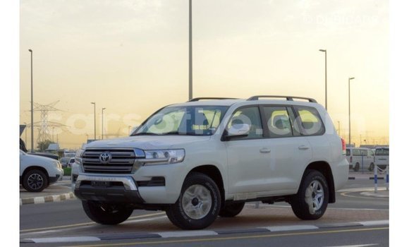 Buy Import Toyota Land Cruiser White Car in Import - Dubai in Maseru Buy Import Toyota Land Cruiser White Car in Import - Dubai in Maseru