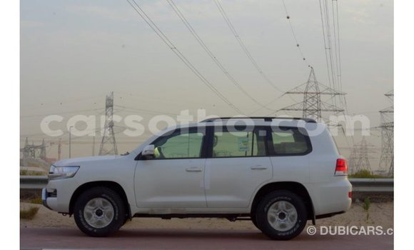 Buy Import Toyota Land Cruiser White Car in Import - Dubai in Maseru Buy Import Toyota Land Cruiser White Car in Import - Dubai in Maseru