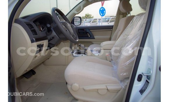 Buy Import Toyota Land Cruiser White Car in Import - Dubai in Maseru Buy Import Toyota Land Cruiser White Car in Import - Dubai in Maseru