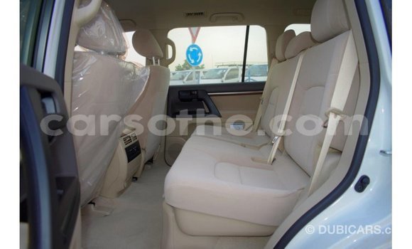 Buy Import Toyota Land Cruiser White Car in Import - Dubai in Maseru Buy Import Toyota Land Cruiser White Car in Import - Dubai in Maseru