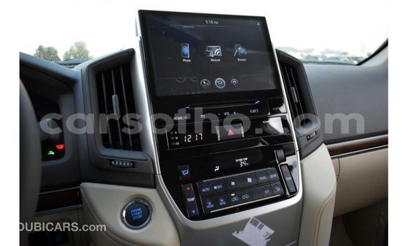 Buy Import Toyota Land Cruiser White Car in Import - Dubai in Maseru Buy Import Toyota Land Cruiser White Car in Import - Dubai in Maseru