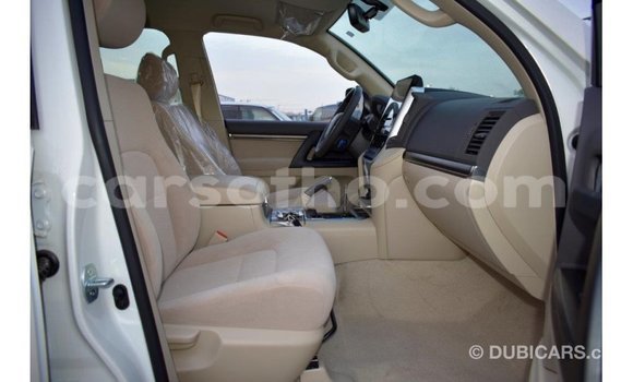 Buy Import Toyota Land Cruiser White Car in Import - Dubai in Maseru Buy Import Toyota Land Cruiser White Car in Import - Dubai in Maseru