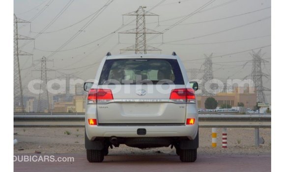 Buy Import Toyota Land Cruiser White Car in Import - Dubai in Maseru Buy Import Toyota Land Cruiser White Car in Import - Dubai in Maseru
