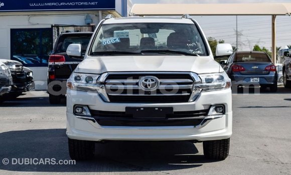 Buy Import Toyota Land Cruiser White Car in Import - Dubai in Maseru Buy Import Toyota Land Cruiser White Car in Import - Dubai in Maseru