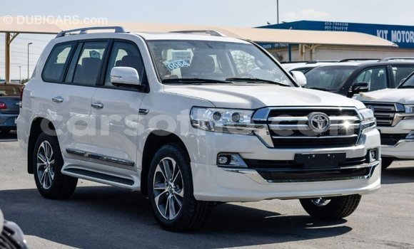 Buy Import Toyota Land Cruiser White Car in Import - Dubai in Maseru Buy Import Toyota Land Cruiser White Car in Import - Dubai in Maseru