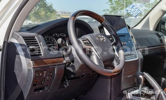 Buy Import Toyota Land Cruiser White Car in Import - Dubai in Maseru Buy Import Toyota Land Cruiser White Car in Import - Dubai in Maseru