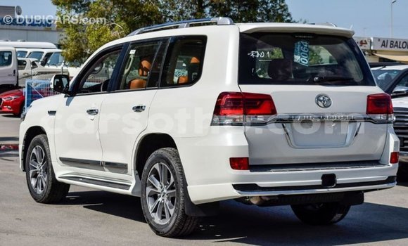 Buy Import Toyota Land Cruiser White Car in Import - Dubai in Maseru Buy Import Toyota Land Cruiser White Car in Import - Dubai in Maseru