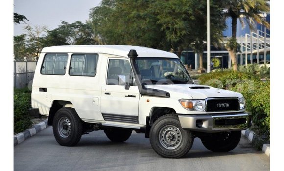 Buy Import Toyota Land Cruiser White Car in Import - Dubai in Maseru Buy Import Toyota Land Cruiser White Car in Import - Dubai in Maseru