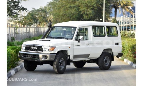 Buy Import Toyota Land Cruiser White Car in Import - Dubai in Maseru Buy Import Toyota Land Cruiser White Car in Import - Dubai in Maseru