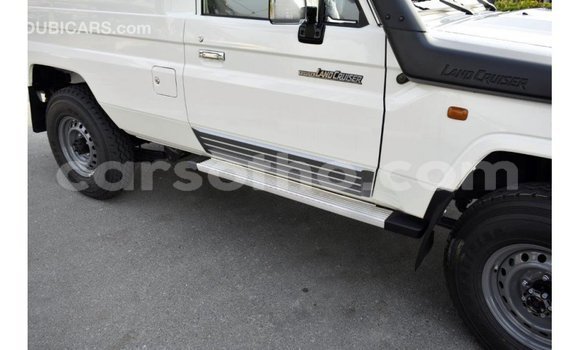 Buy Import Toyota Land Cruiser White Car in Import - Dubai in Maseru Buy Import Toyota Land Cruiser White Car in Import - Dubai in Maseru