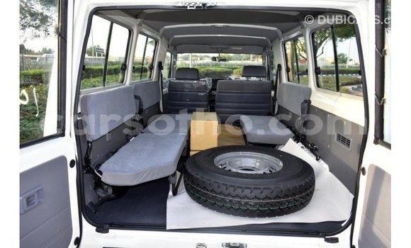 Buy Import Toyota Land Cruiser White Car in Import - Dubai in Maseru Buy Import Toyota Land Cruiser White Car in Import - Dubai in Maseru