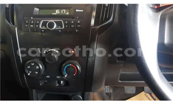 اشتري مستعمل Isuzu KB Blue سيارة في Butha Buthe في Butha-Buthe اشتري مستعمل Isuzu KB Blue سيارة في Butha Buthe في Butha-Buthe