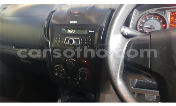 اشتري مستعمل Isuzu KB Blue سيارة في Butha Buthe في Butha-Buthe اشتري مستعمل Isuzu KB Blue سيارة في Butha Buthe في Butha-Buthe