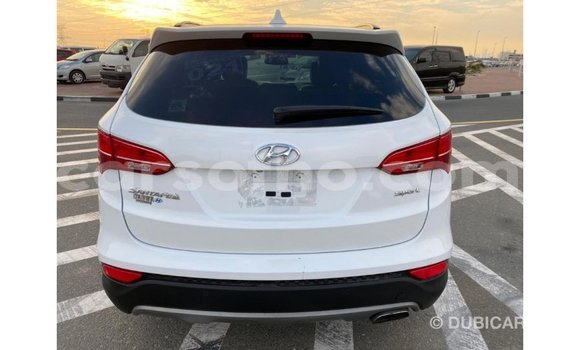 Acheter Import Voiture Hyundai Santa Fe Blanc à Import - Dubai, Maseru Acheter Import Voiture Hyundai Santa Fe Blanc à Import - Dubai, Maseru