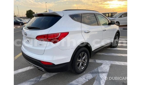 Acheter Import Voiture Hyundai Santa Fe Blanc à Import - Dubai, Maseru Acheter Import Voiture Hyundai Santa Fe Blanc à Import - Dubai, Maseru