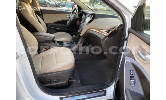 Acheter Import Voiture Hyundai Santa Fe Blanc à Import - Dubai, Maseru Acheter Import Voiture Hyundai Santa Fe Blanc à Import - Dubai, Maseru