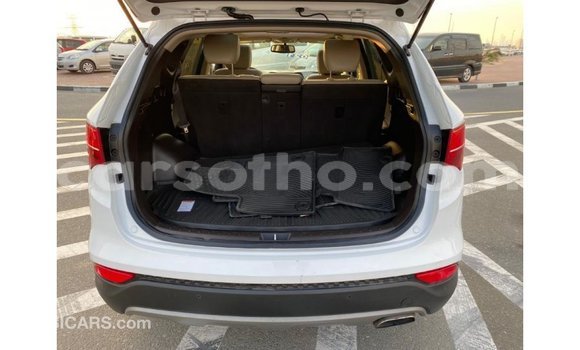Acheter Import Voiture Hyundai Santa Fe Blanc à Import - Dubai, Maseru Acheter Import Voiture Hyundai Santa Fe Blanc à Import - Dubai, Maseru