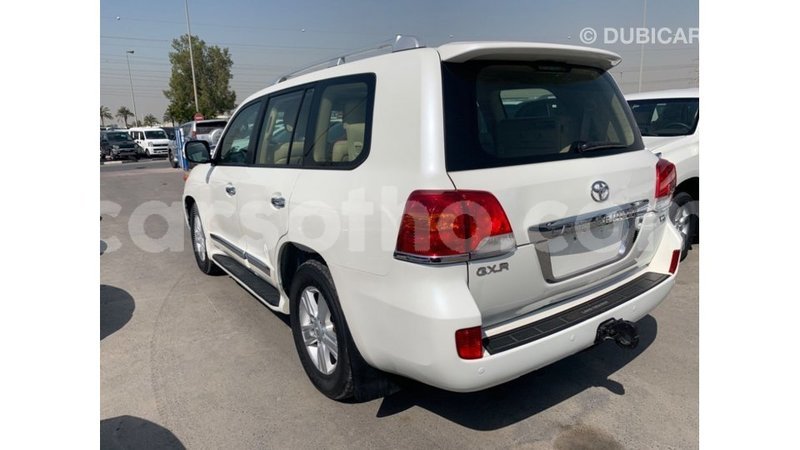 Big with watermark toyota land cruiser maseru import dubai 16072