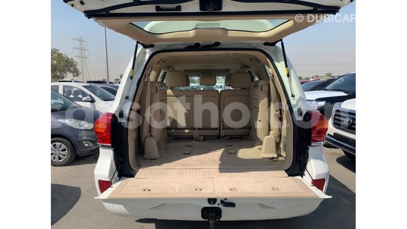 Big with watermark toyota land cruiser maseru import dubai 16072