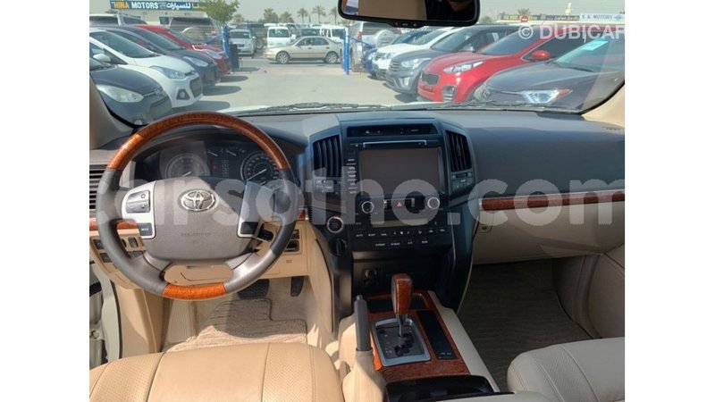 Big with watermark toyota land cruiser maseru import dubai 16072