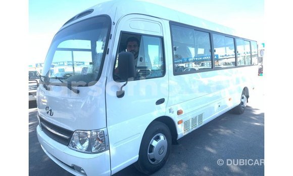 Sayi Imported Hyundai Accent White Mota in Import - Dubai a Maseru Sayi Imported Hyundai Accent White Mota in Import - Dubai a Maseru