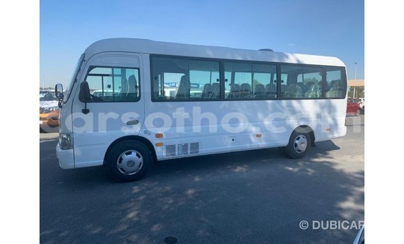 Sayi Imported Hyundai Accent White Mota in Import - Dubai a Maseru Sayi Imported Hyundai Accent White Mota in Import - Dubai a Maseru