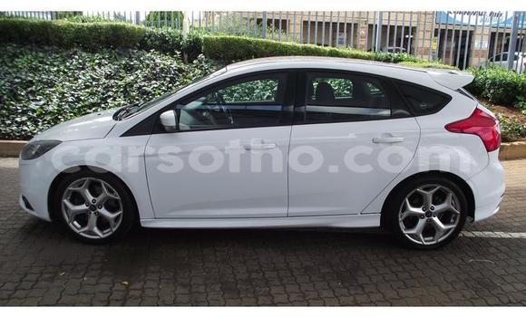 Sayi Na hannu Ford Fiesta ST White Mota in Maseru a Maseru Sayi Na hannu Ford Fiesta ST White Mota in Maseru a Maseru