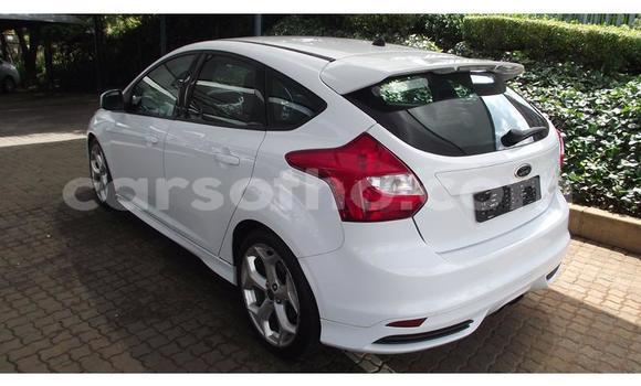 Sayi Na hannu Ford Fiesta ST White Mota in Maseru a Maseru Sayi Na hannu Ford Fiesta ST White Mota in Maseru a Maseru