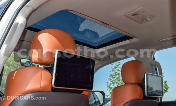 Sayi Imported Toyota Land Cruiser White Mota in Import - Dubai a Maseru Sayi Imported Toyota Land Cruiser White Mota in Import - Dubai a Maseru