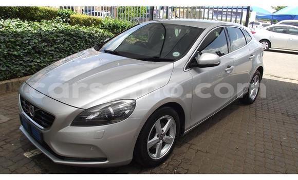 Sayi Na hannu Volvo S40 Silver Mota in Maseru a Maseru Sayi Na hannu Volvo S40 Silver Mota in Maseru a Maseru
