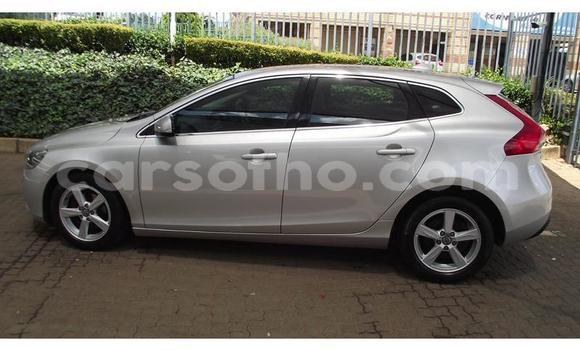 Sayi Na hannu Volvo S40 Silver Mota in Maseru a Maseru Sayi Na hannu Volvo S40 Silver Mota in Maseru a Maseru