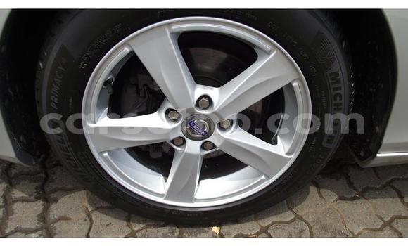 Sayi Na hannu Volvo S40 Silver Mota in Maseru a Maseru Sayi Na hannu Volvo S40 Silver Mota in Maseru a Maseru