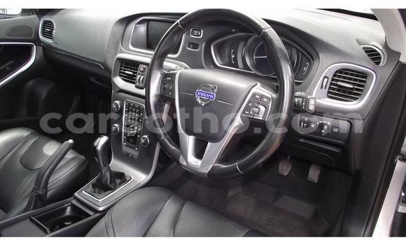 Sayi Na hannu Volvo S40 Silver Mota in Maseru a Maseru Sayi Na hannu Volvo S40 Silver Mota in Maseru a Maseru