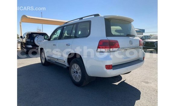 اشتري Imported Toyota Land Cruiser White سيارة في Import - Dubai في Maseru اشتري Imported Toyota Land Cruiser White سيارة في Import - Dubai في Maseru
